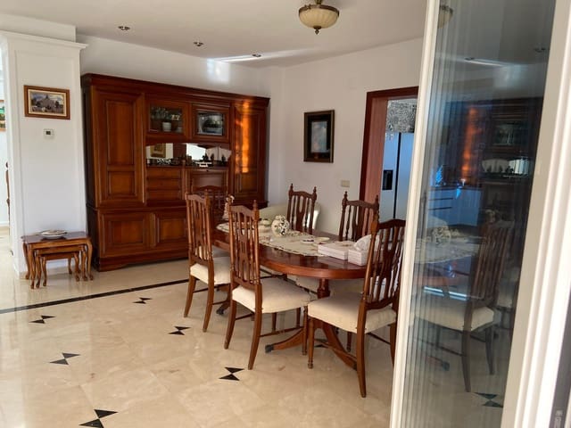 Chalet de 9 habitaciones en Alfaz del Pi / L'Alfàs del Pi en venta con piscina garaje - 1.199.000 € (Ref: 8456317)