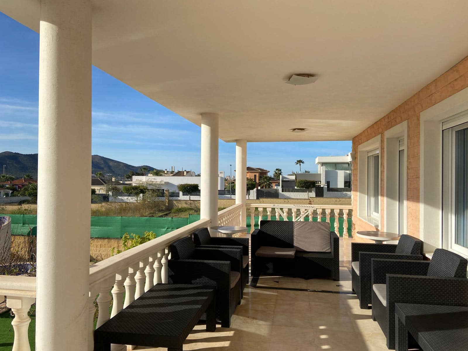 Chalet de 9 habitaciones en Alfaz del Pi / L'Alfàs del Pi en venta con piscina garaje - 1.199.000 € (Ref: 8456317)