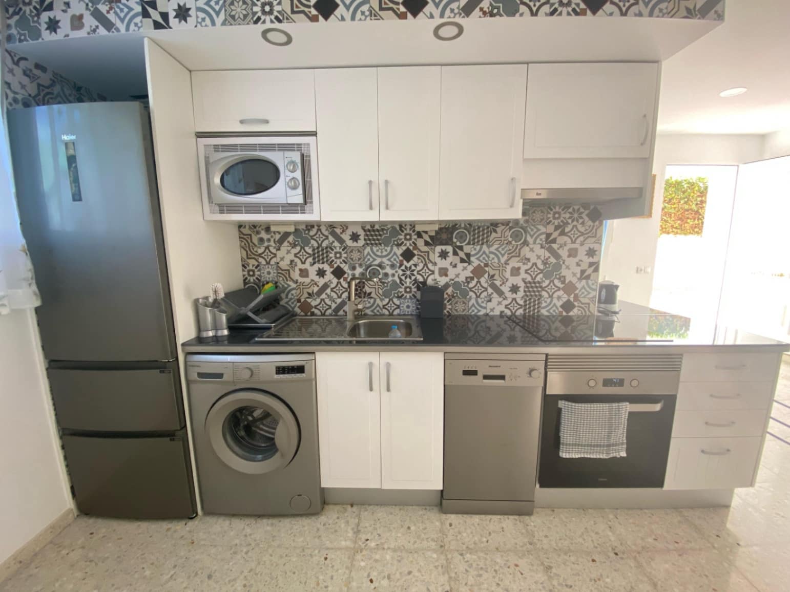 Chalet de 9 habitaciones en Alfaz del Pi / L'Alfàs del Pi en venta con piscina garaje - 1.199.000 € (Ref: 8456317)