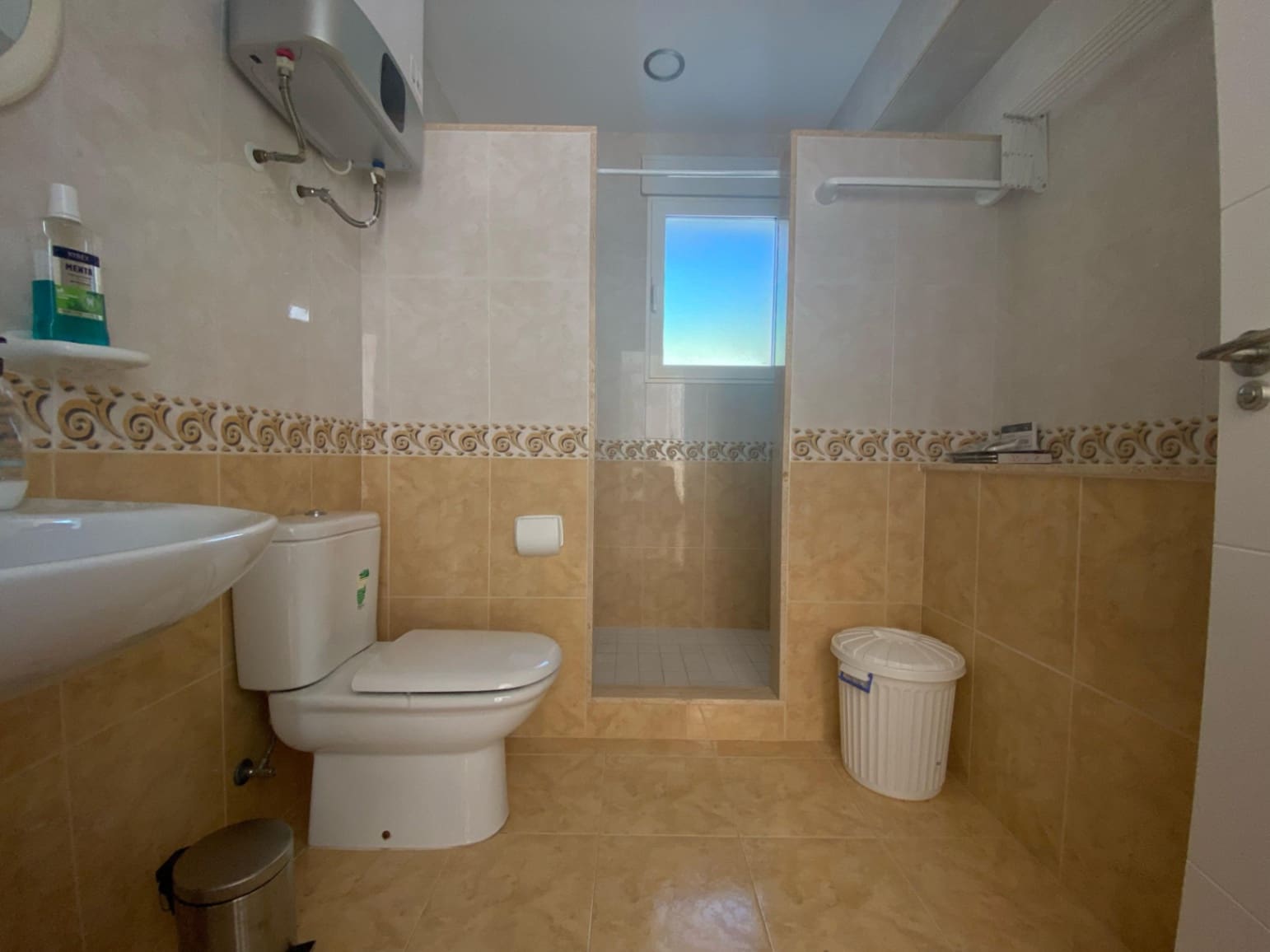 Chalet de 9 habitaciones en Alfaz del Pi / L'Alfàs del Pi en venta con piscina garaje - 1.199.000 € (Ref: 8456317)