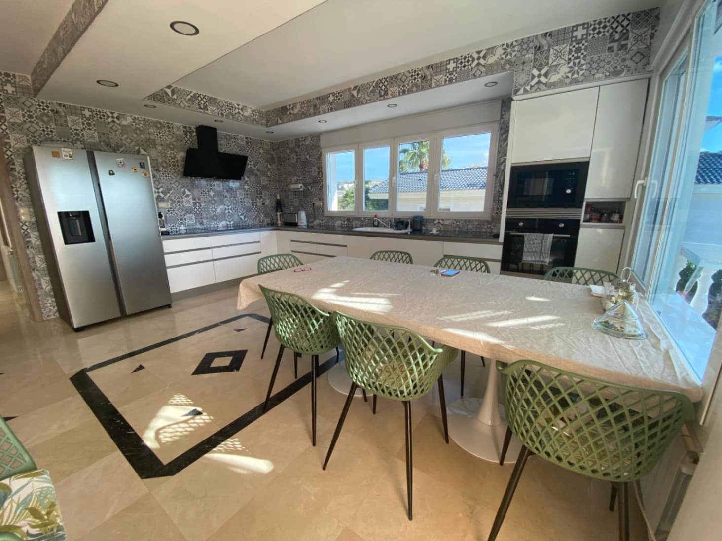 Chalet de 9 habitaciones en Alfaz del Pi / L'Alfàs del Pi en venta con piscina garaje - 1.199.000 € (Ref: 8456317)