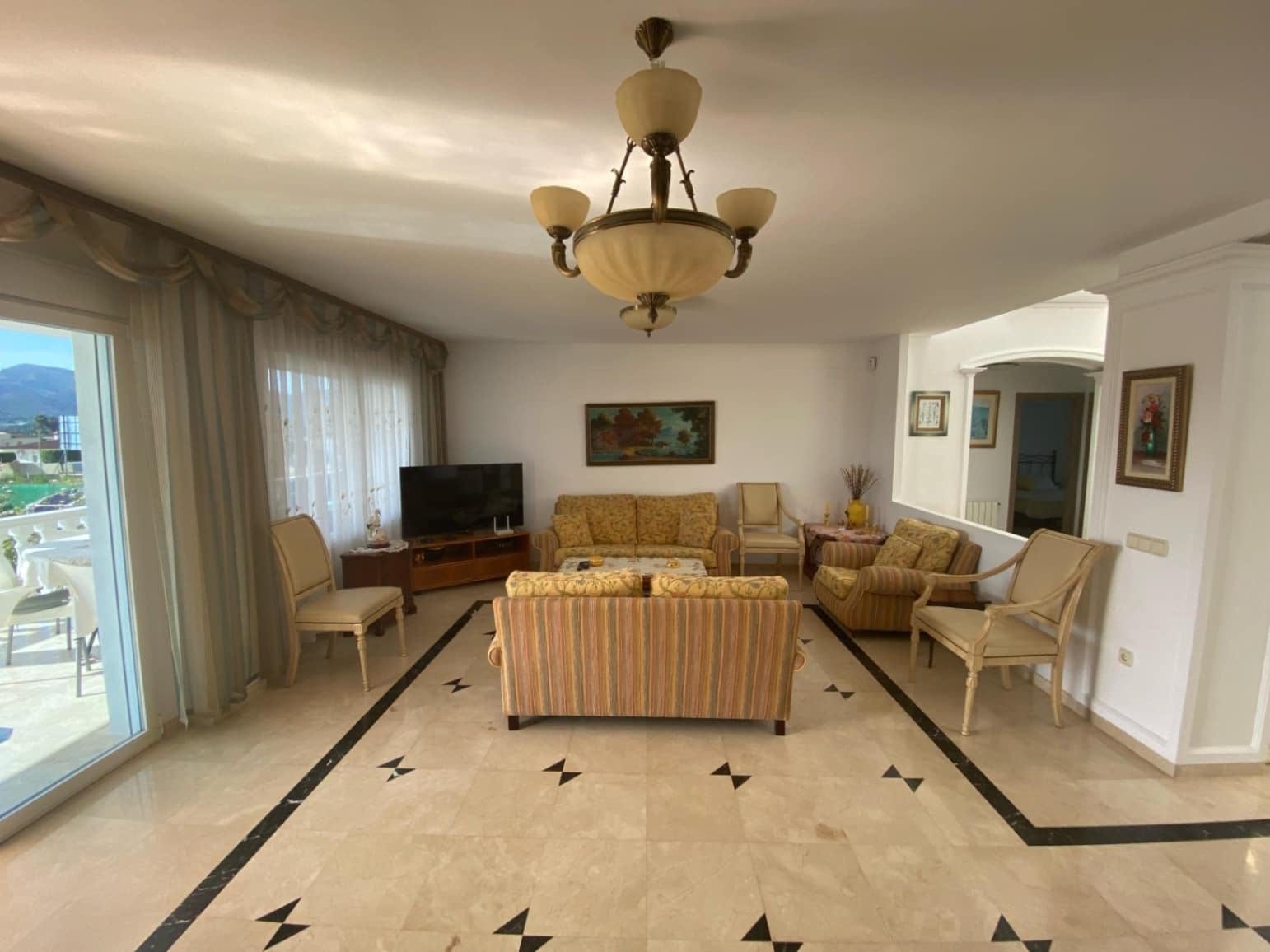 Chalet de 9 habitaciones en Alfaz del Pi / L'Alfàs del Pi en venta con piscina garaje - 1.199.000 € (Ref: 8456317)