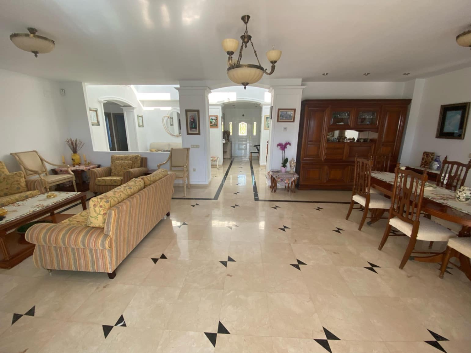 Chalet de 9 habitaciones en Alfaz del Pi / L'Alfàs del Pi en venta con piscina garaje - 1.199.000 € (Ref: 8456317)