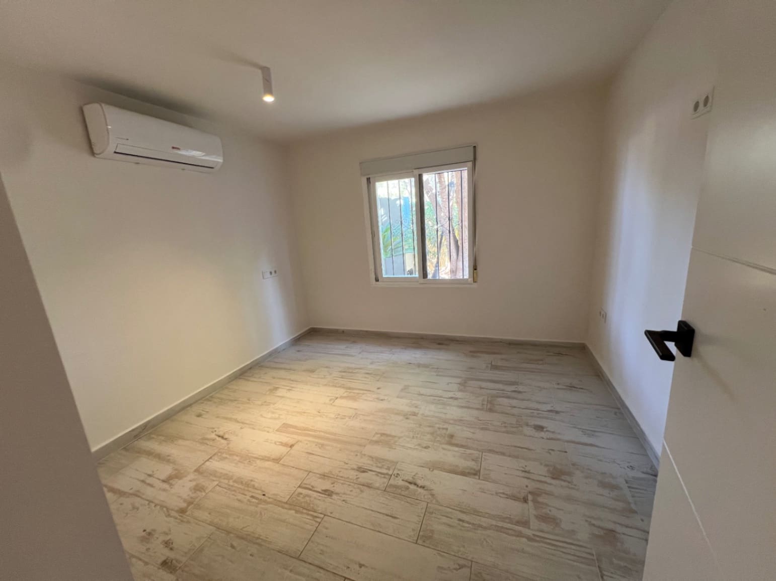 4 bedroom Villa for rent in Alfaz del Pi / L'Alfas del Pi with pool garage - € 3,500 (Ref: 8477188)