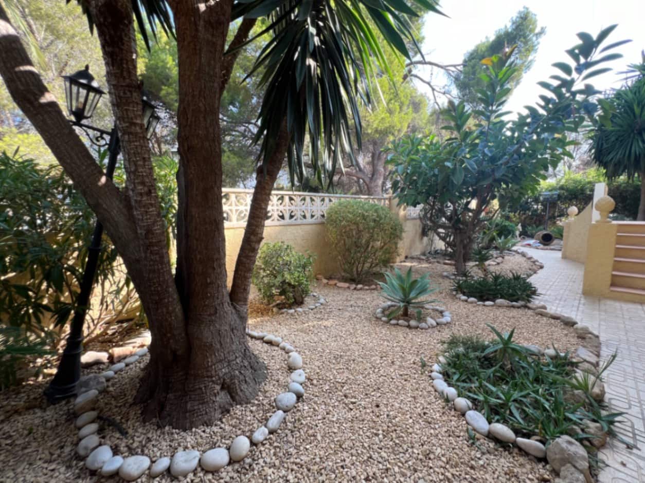 4 bedroom Villa for rent in Alfaz del Pi / L'Alfas del Pi with pool garage - € 3,500 (Ref: 8477188)