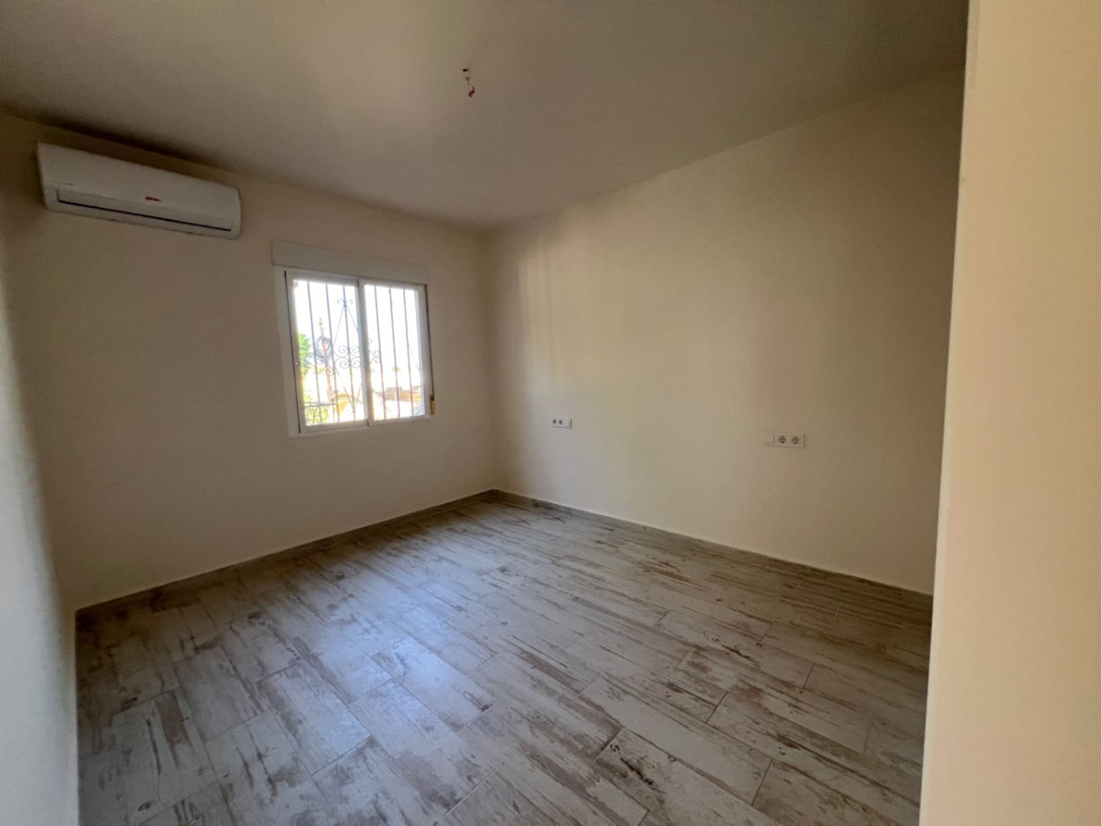 4 bedroom Villa for rent in Alfaz del Pi / L'Alfas del Pi with pool garage - € 3,500 (Ref: 8477188)