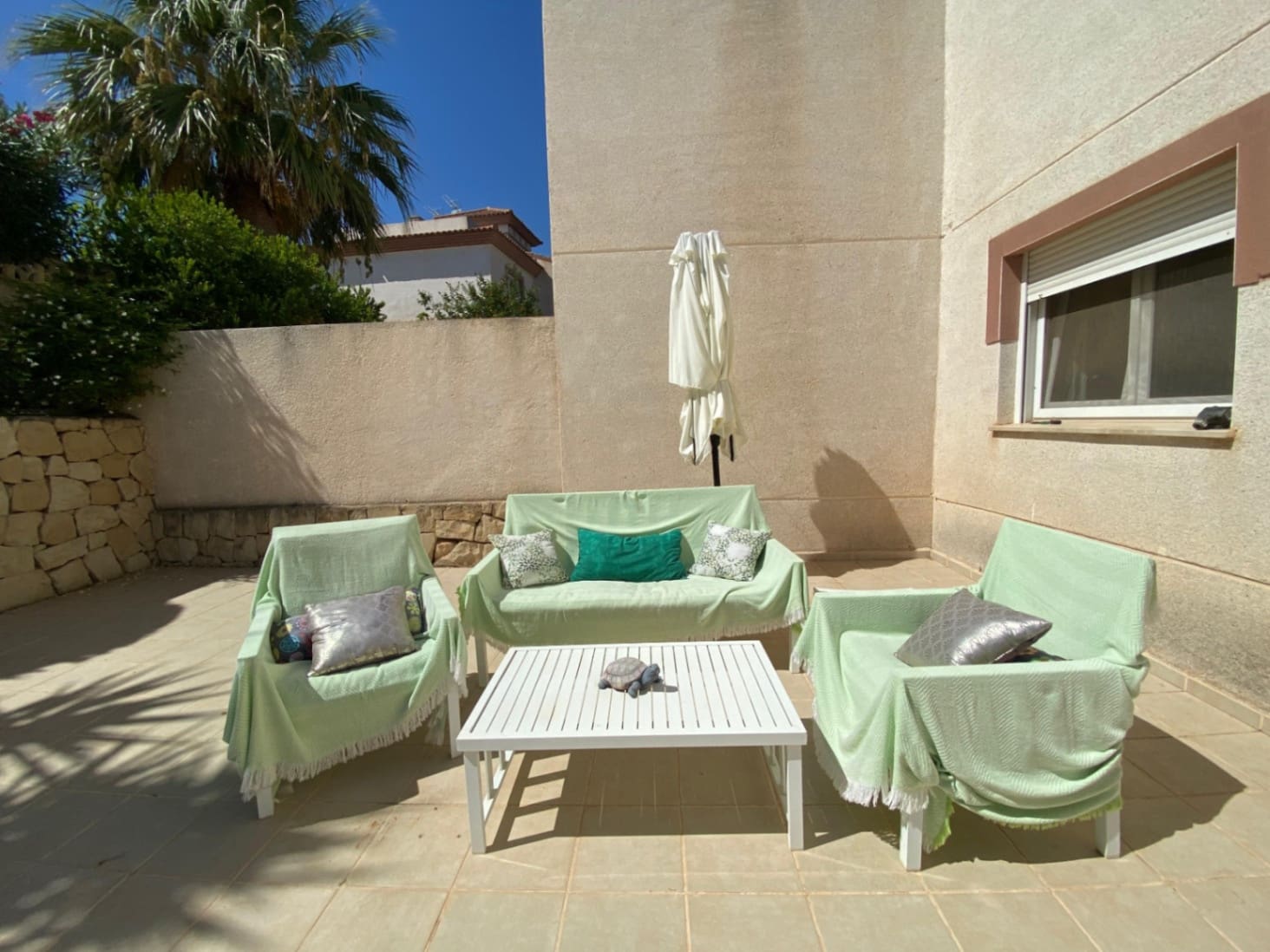 4 soverom Kjedet enebolig til salgs i Alfaz del Pi / L'Alfas del Pi med svømmebasseng garasje - € 398 000 (Ref: 8481403)