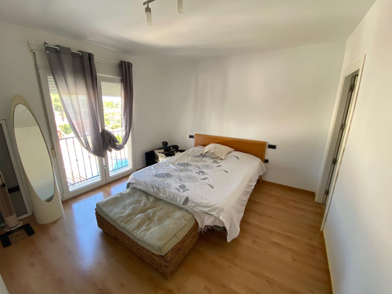 4 soverom Kjedet enebolig til salgs i Alfaz del Pi / L'Alfas del Pi med svømmebasseng garasje - € 398 000 (Ref: 8481403)