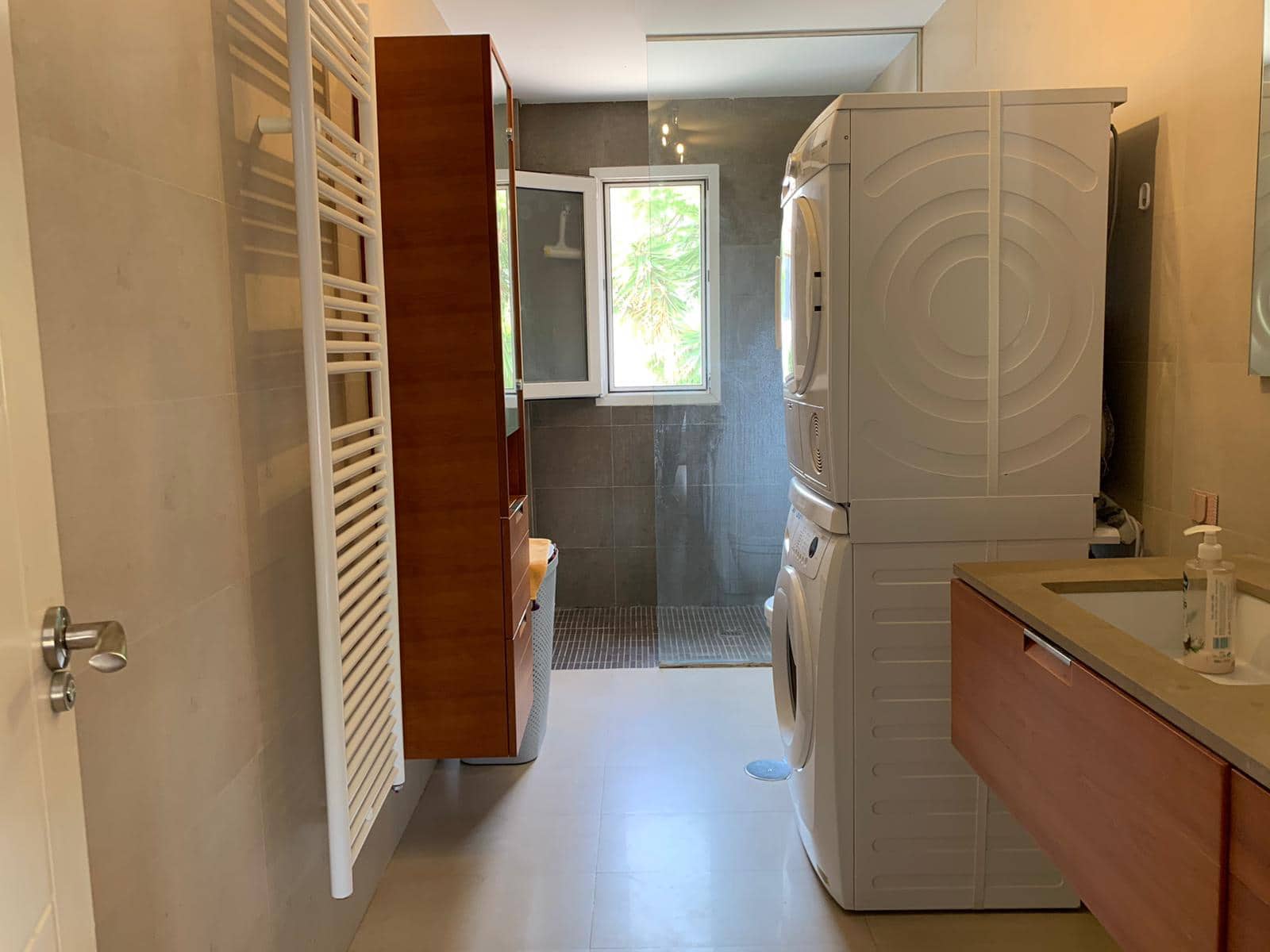 4 soverom Kjedet enebolig til salgs i Alfaz del Pi / L'Alfas del Pi med svømmebasseng garasje - € 398 000 (Ref: 8481403)