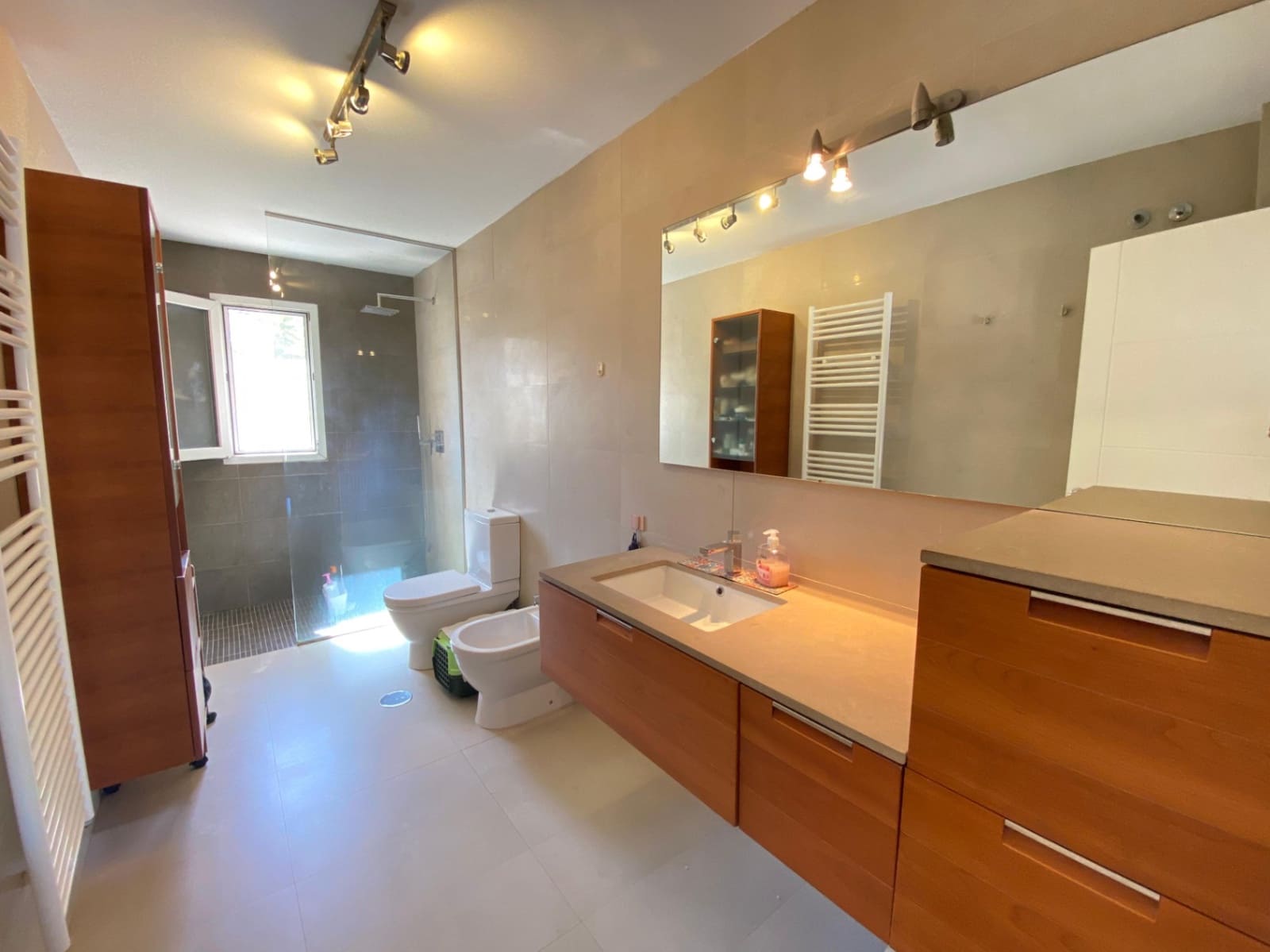 4 soverom Kjedet enebolig til salgs i Alfaz del Pi / L'Alfas del Pi med svømmebasseng garasje - € 398 000 (Ref: 8481403)