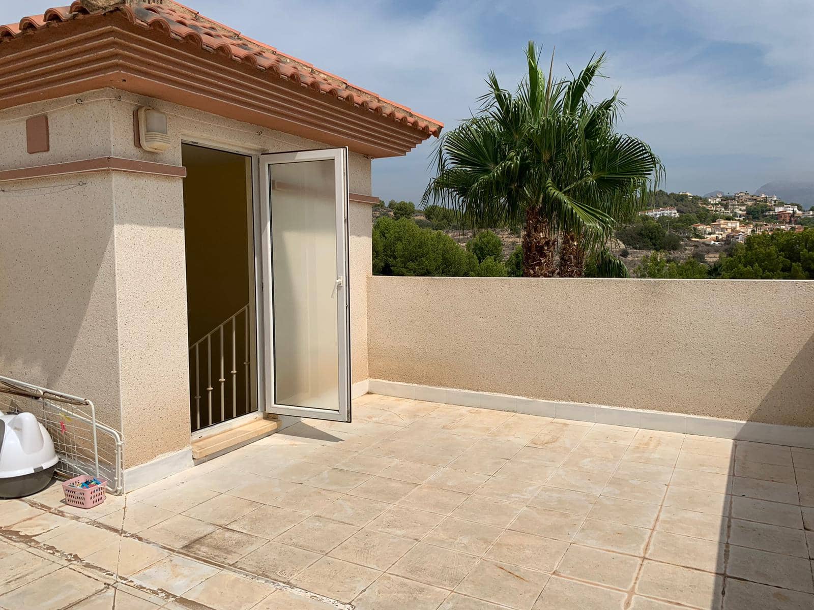 4 soverom Kjedet enebolig til salgs i Alfaz del Pi / L'Alfas del Pi med svømmebasseng garasje - € 398 000 (Ref: 8481403)