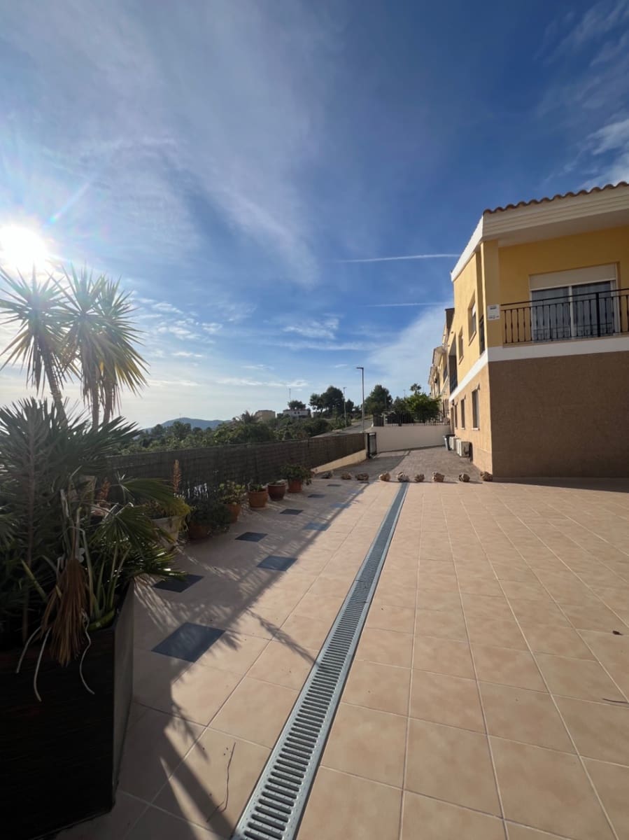 3 bedroom Villa for rent in Alfaz del Pi / L'Alfas del Pi with pool - € 1,350 (Ref: 8546323)