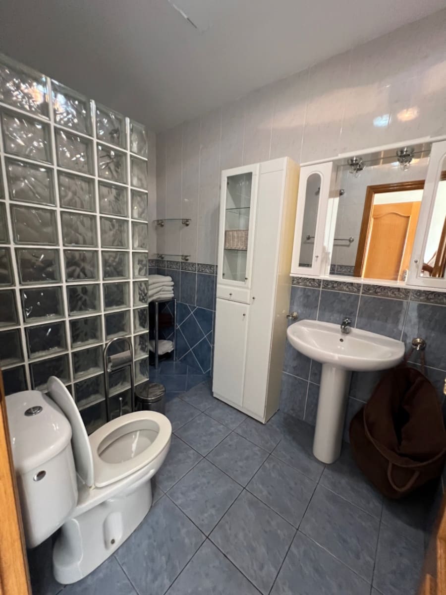 3 quarto Moradia para arrendar em Alfaz del Pi / L'Alfas del Pi com piscina garagem - 1 700 € (Ref: 8546324)