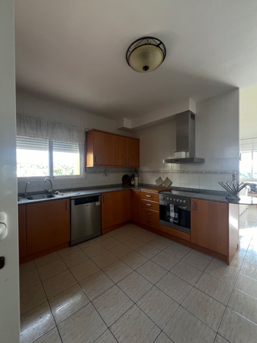 3 quarto Moradia para arrendar em Alfaz del Pi / L'Alfas del Pi com piscina garagem - 1 700 € (Ref: 8546324)