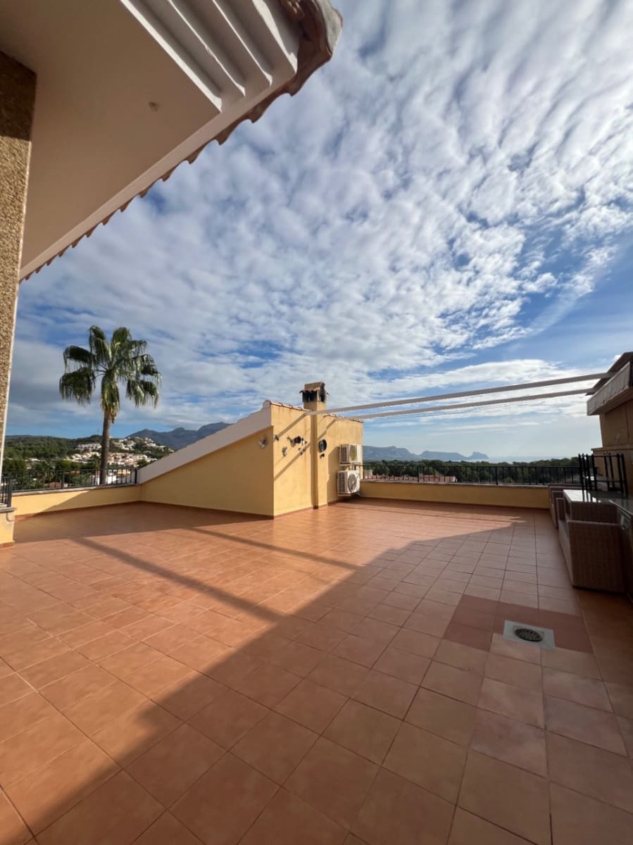 3 quarto Moradia para arrendar em Alfaz del Pi / L'Alfas del Pi com piscina garagem - 1 700 € (Ref: 8546324)