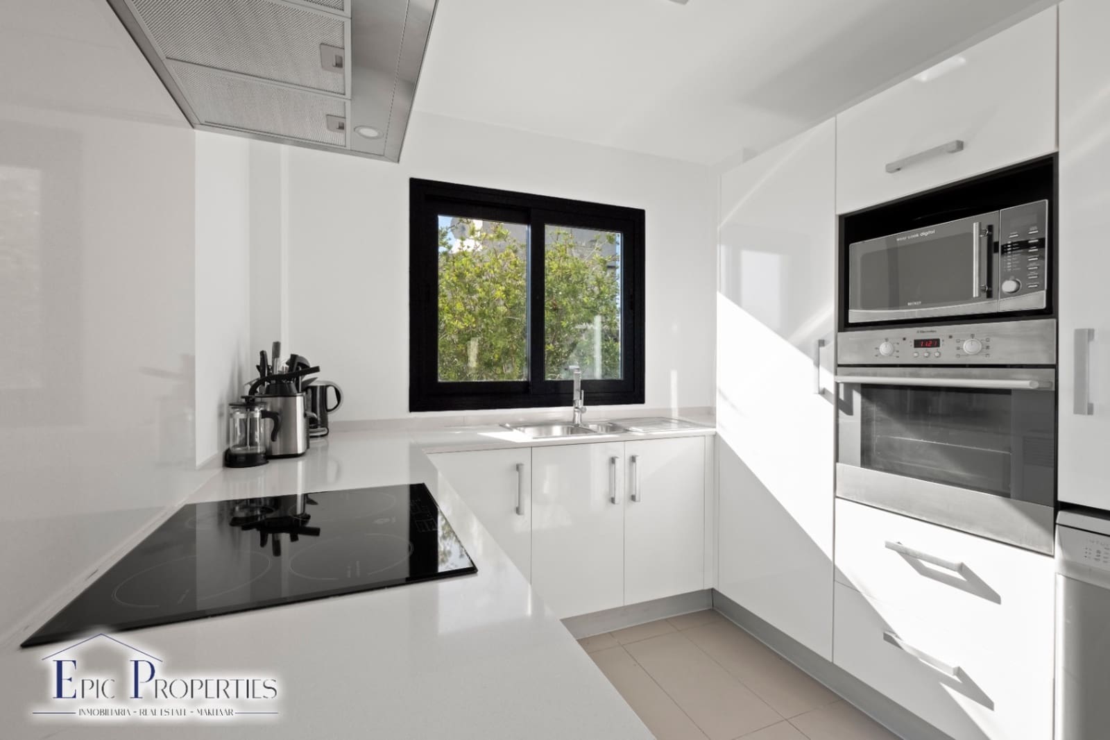 5 slaapkamer Villa te koop in Polop met zwembad garage - € 530.000 (Ref: 8594199)