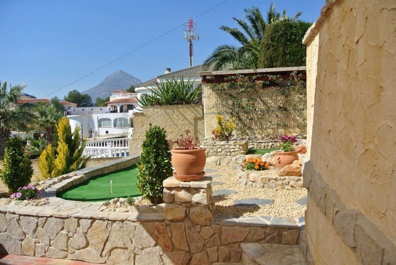 3 bedroom Villa for sale in Alfaz del Pi / L'Alfas del Pi with pool garage - € 950,000 (Ref: 8607221)