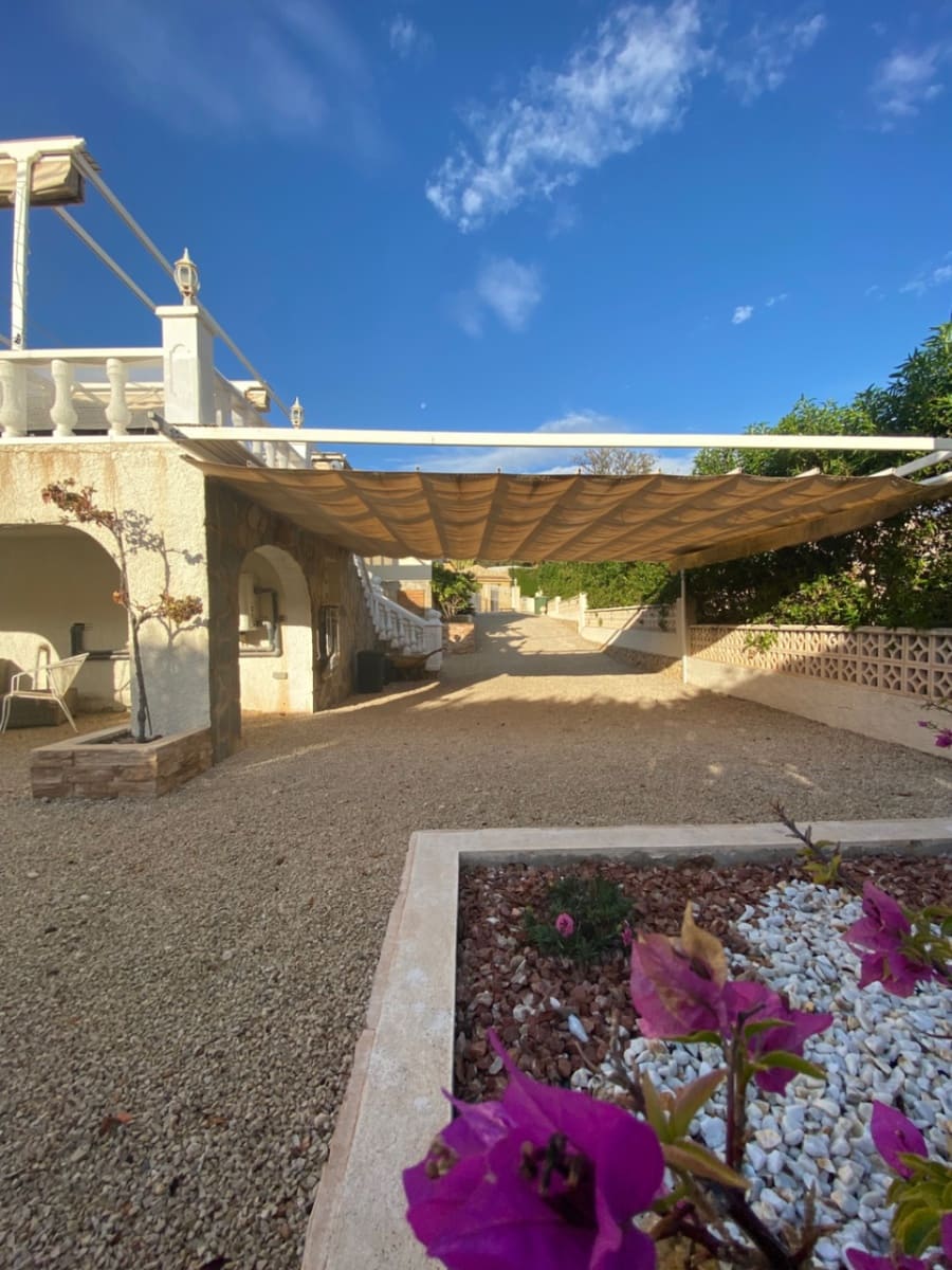 4 bedroom Villa for sale in Alfaz del Pi / L'Alfas del Pi with pool garage - € 495,000 (Ref: 8668716)