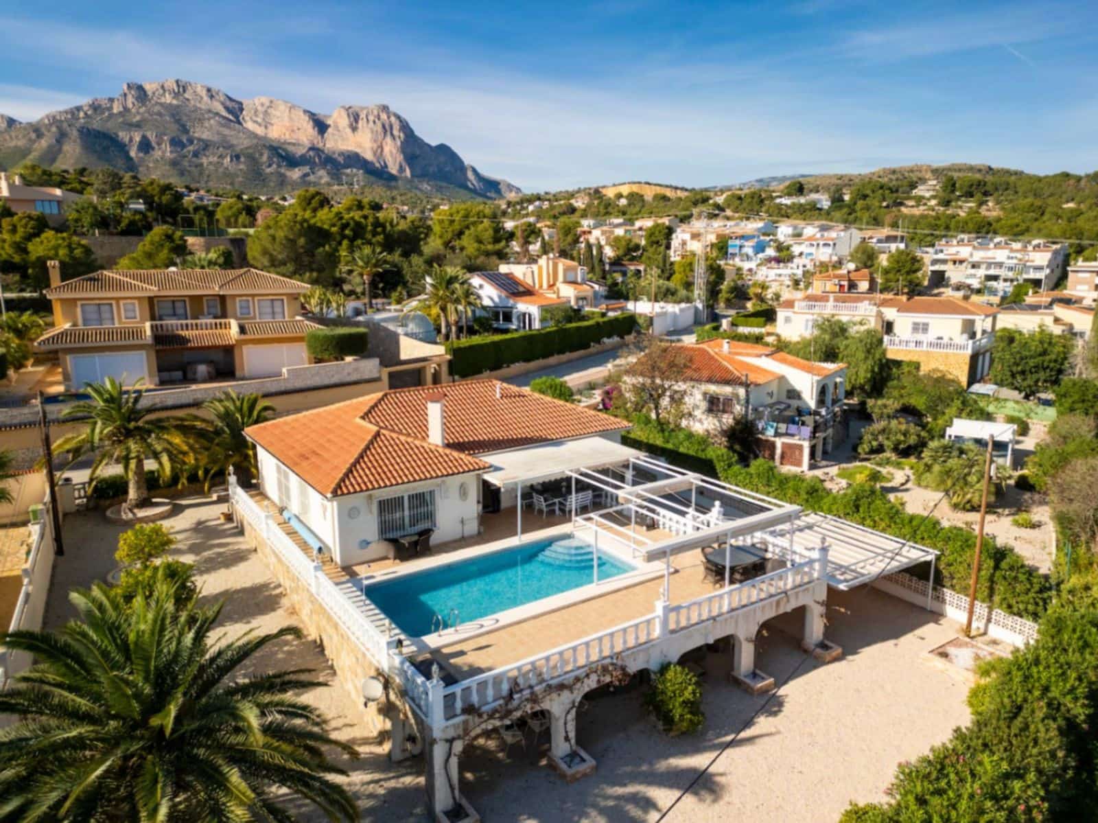 4 bedroom Villa for sale in Alfaz del Pi / L'Alfas del Pi with pool garage - € 495,000 (Ref: 8668716)