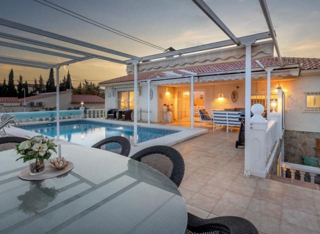 4 Zimmer Villa zu verkaufen in Alfaz del Pi / L'Alfàs del Pi mit Pool Garage - 495.000 € (Ref: 8668716)