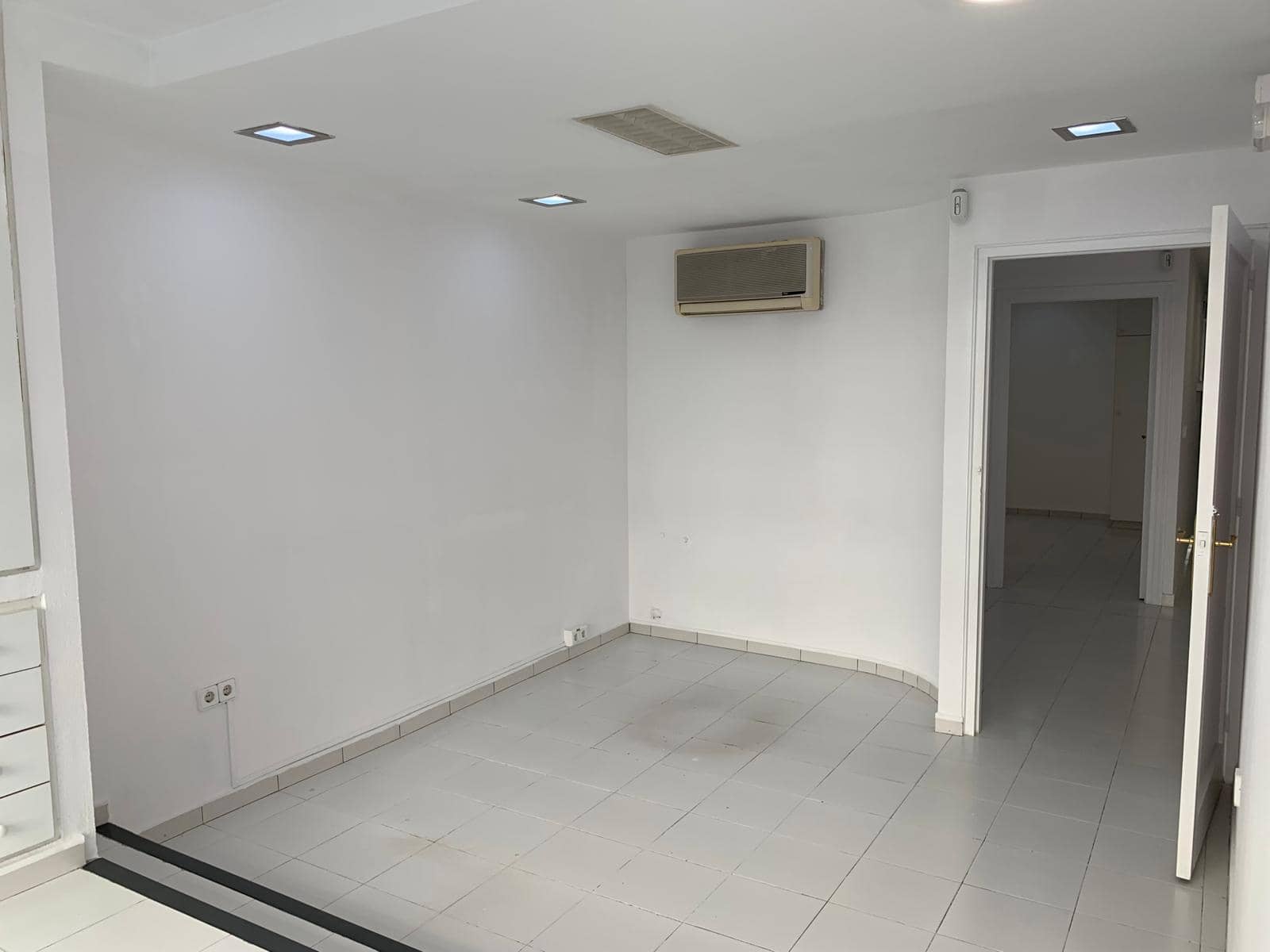 Kontor til leje i Altea - € 900 (Ref: 8671336)