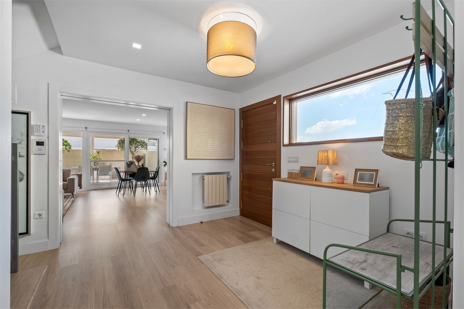 4 sypialnia Dom na sprzedaż w Alfaz del Pi / L'Alfas del Pi z basenem garażem - 598 000 € (Ref: 8685507)