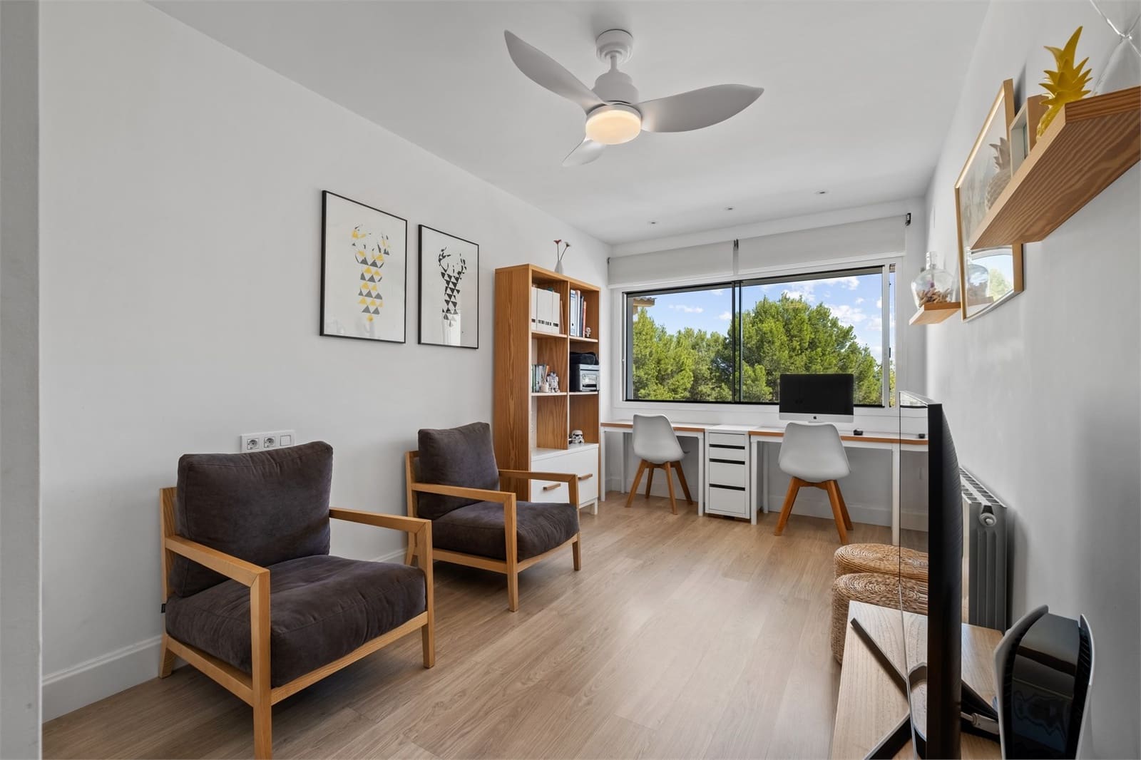 4 sypialnia Dom na sprzedaż w Alfaz del Pi / L'Alfas del Pi z basenem garażem - 598 000 € (Ref: 8685507)