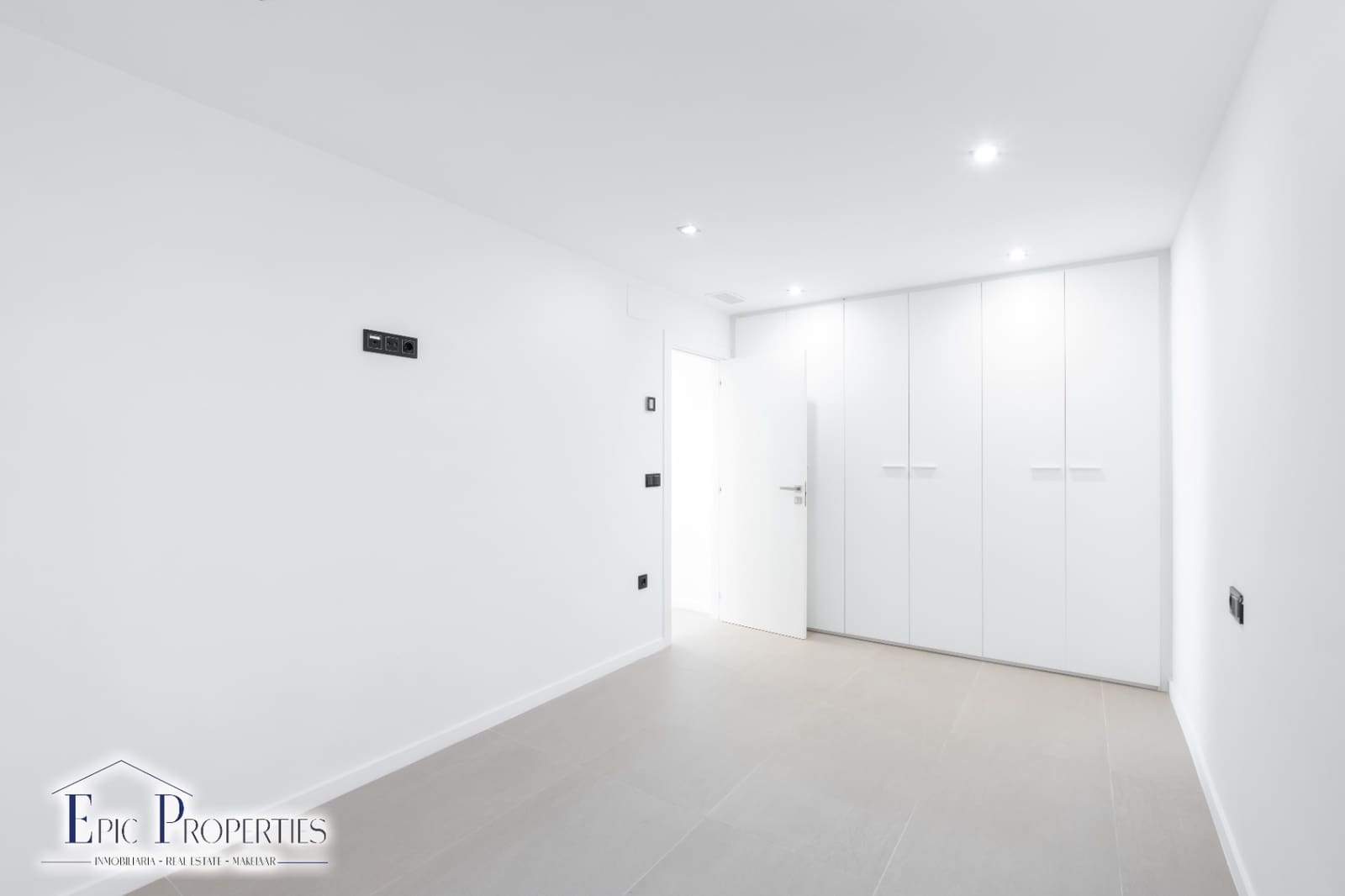 5 slaapkamer Villa te koop in Finestrat met zwembad - € 900.000 (Ref: 8713024)