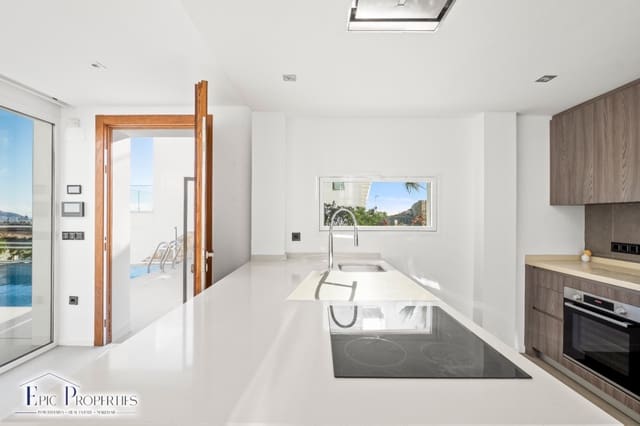 5 slaapkamer Villa te koop in Finestrat met zwembad - € 900.000 (Ref: 8713024)