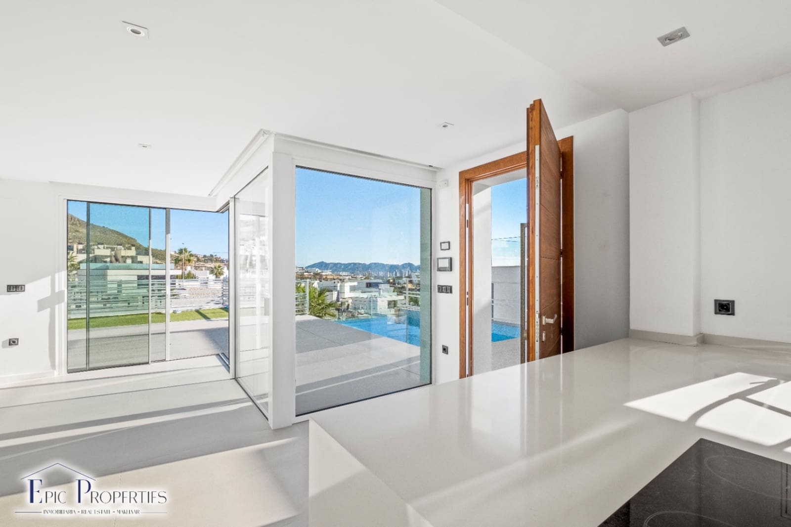 5 slaapkamer Villa te koop in Finestrat met zwembad - € 900.000 (Ref: 8713024)