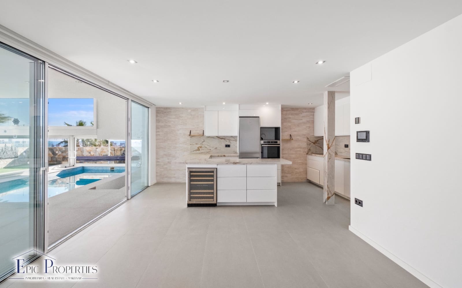 5 slaapkamer Villa te koop in Finestrat met zwembad - € 900.000 (Ref: 8713024)