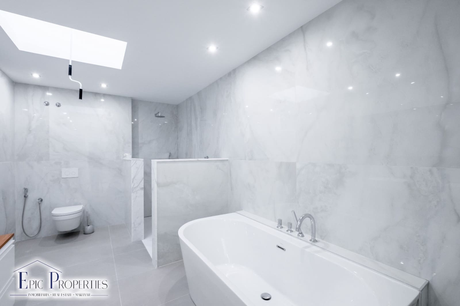 5 slaapkamer Villa te koop in Finestrat met zwembad - € 900.000 (Ref: 8713024)