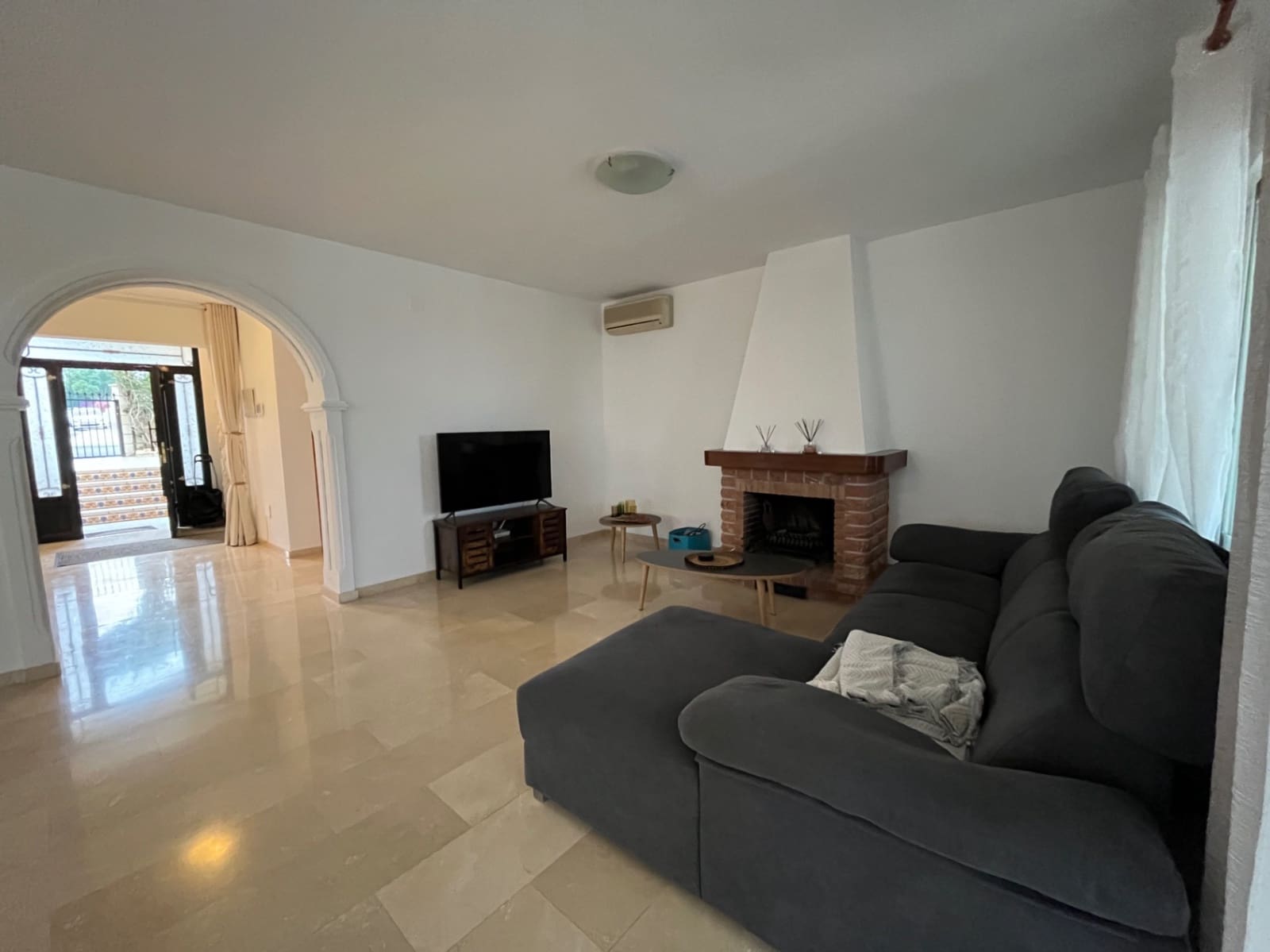 2 sypialnia Willa do wynajęcia w La Nucia z basenem garażem - 1 600 € (Ref: 8826475)