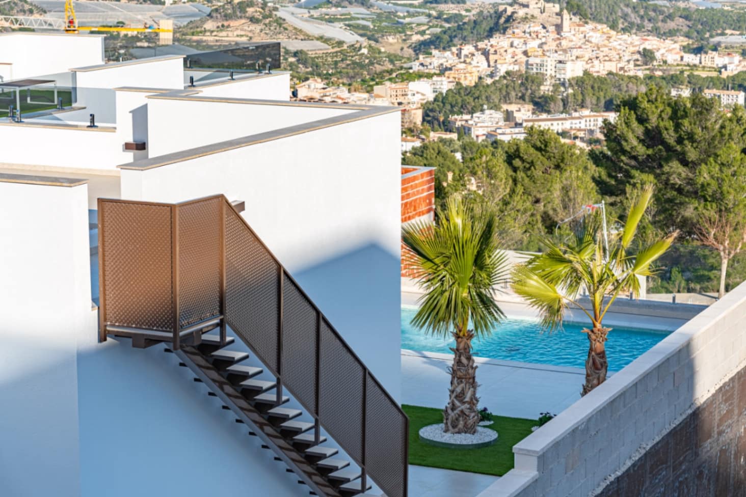 Chalet de 3 habitaciones en Polop en venta con piscina - 598.000 € (Ref: 8830110)