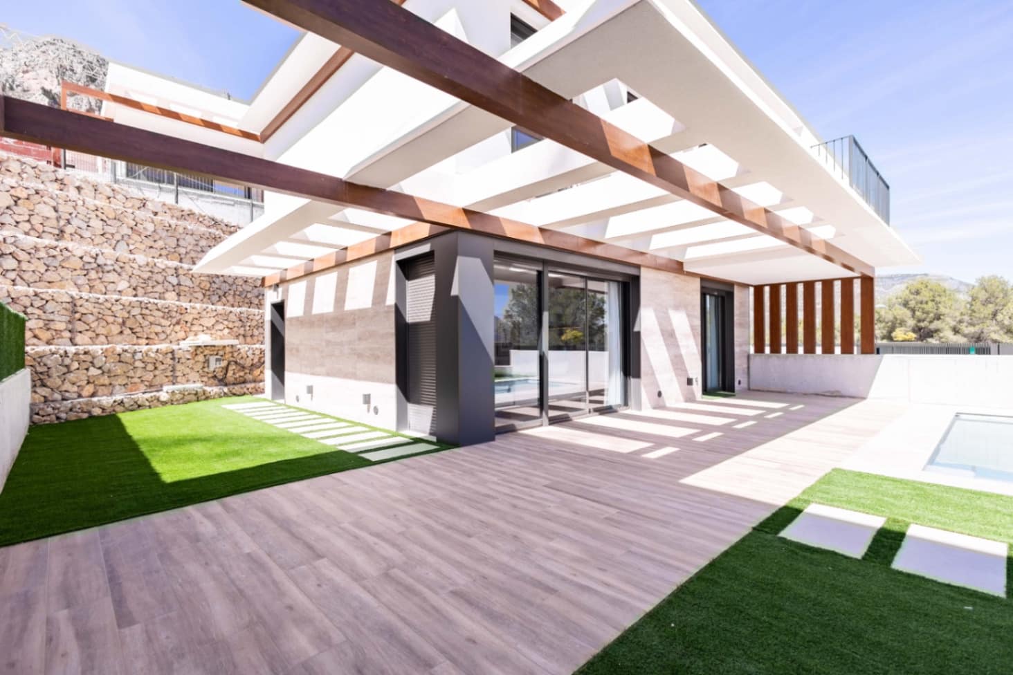 Chalet de 2 habitaciones en Polop en venta con piscina garaje - 514.400 € (Ref: 8830112)