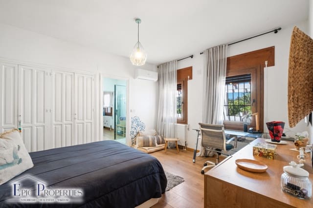 5 soverom Villa til salgs i Alfaz del Pi / L'Alfàs del Pi med svømmebasseng garasje - € 1 495 000 (Ref: 8935831)