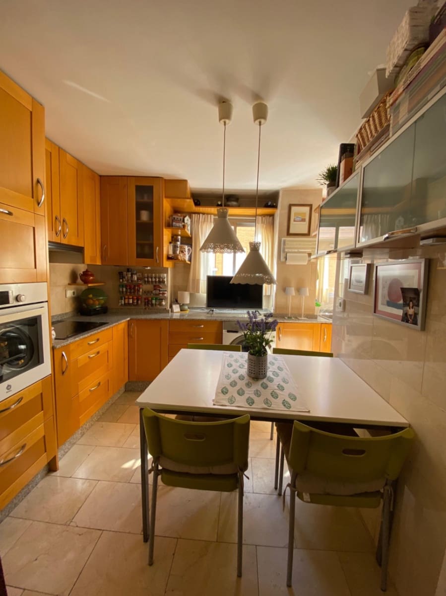 3 bedroom Apartment for sale in Alfaz del Pi / L'Alfas del Pi - € 190,000 (Ref: 8941981)