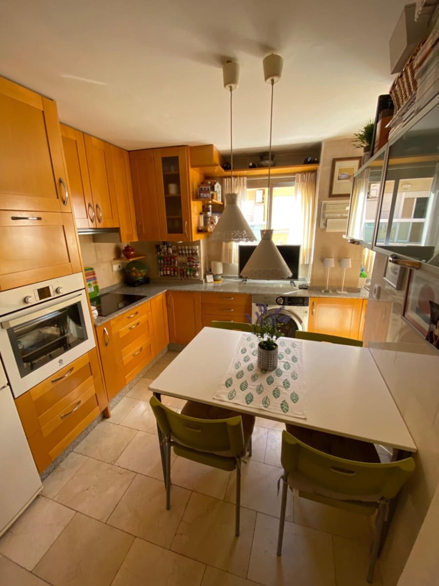 3 bedroom Apartment for sale in Alfaz del Pi / L'Alfas del Pi - € 190,000 (Ref: 8941981)