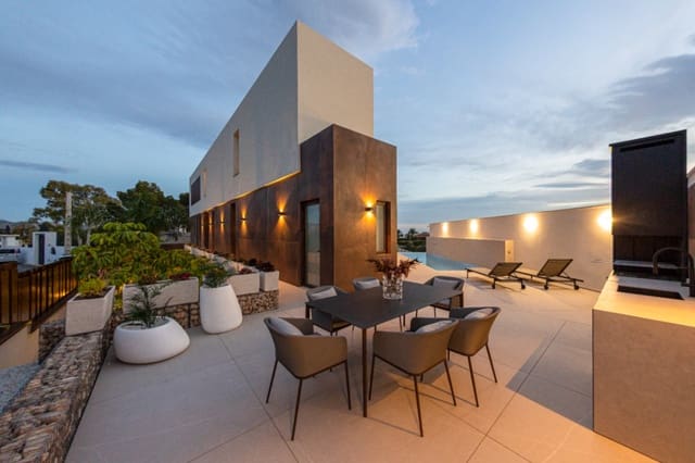 4 soverom Villa til salgs i Benidorm med svømmebasseng garasje - € 2 825 000 (Ref: 8941982)