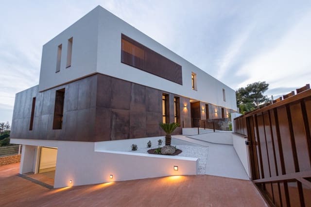 4 soverom Villa til salgs i Benidorm med svømmebasseng garasje - € 2 825 000 (Ref: 8941982)