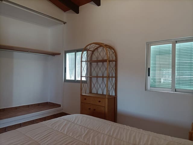 4 bedroom Villa for sale in Callosa d'En Sarrià with pool garage - € 325,000 (Ref: 8969364)