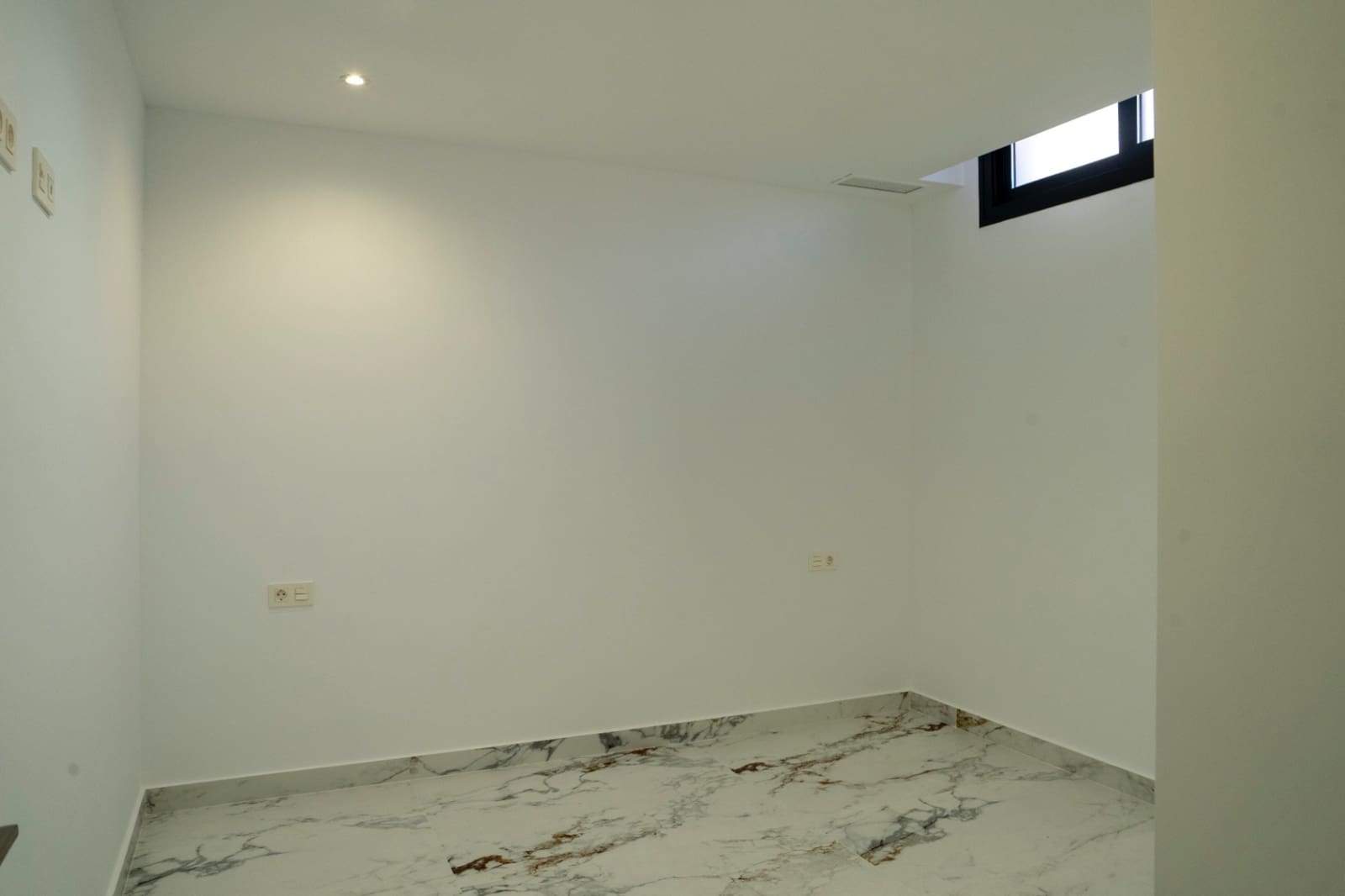 4 Zimmer Villa zu verkaufen in La Nucia mit Pool Garage - 466.572 € (Ref: 9006558)