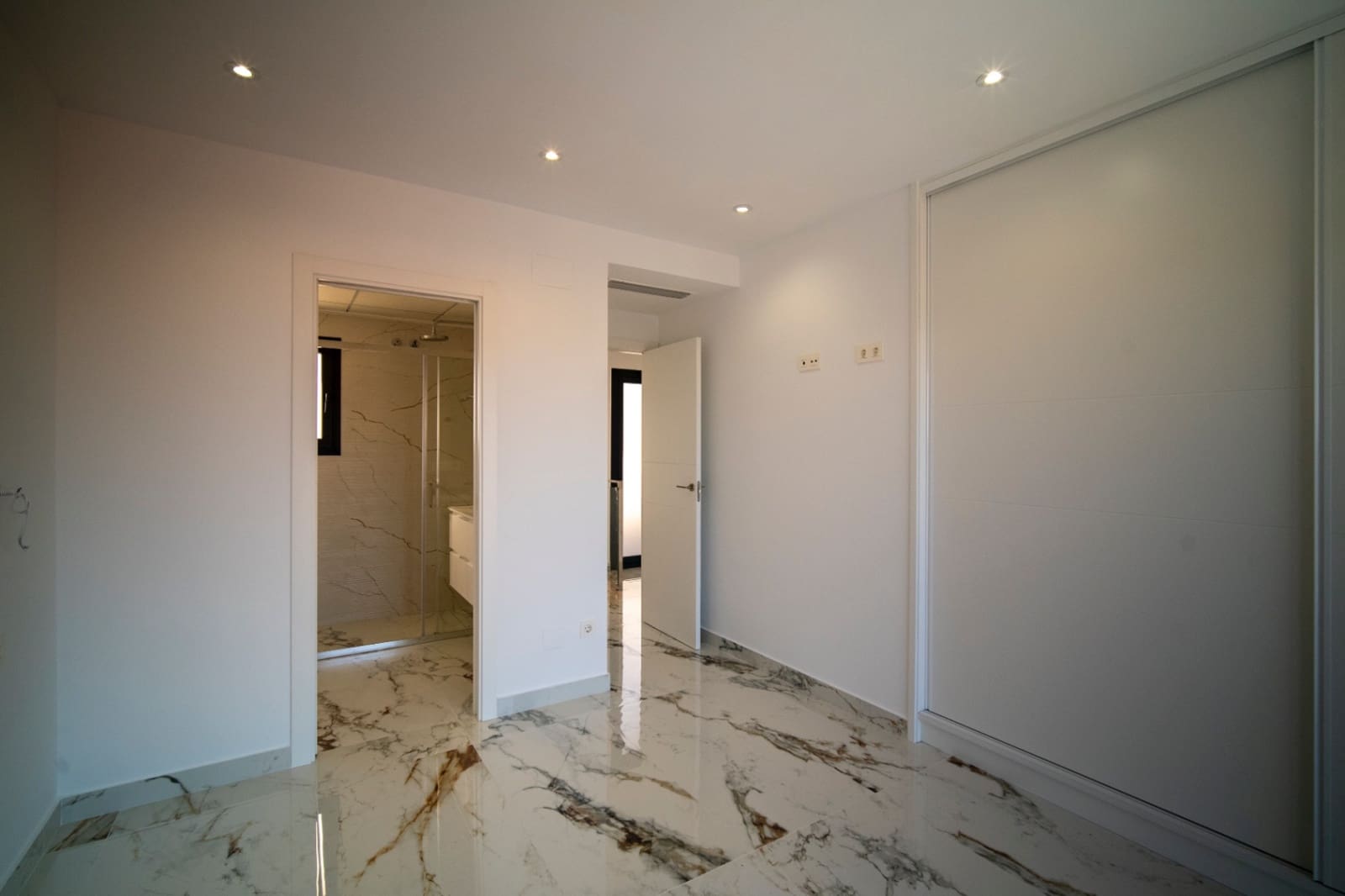 4 Zimmer Villa zu verkaufen in La Nucia mit Pool Garage - 466.572 € (Ref: 9006558)