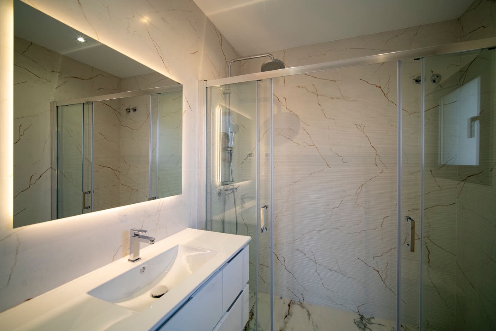 4 Zimmer Villa zu verkaufen in La Nucia mit Pool Garage - 466.572 € (Ref: 9006558)