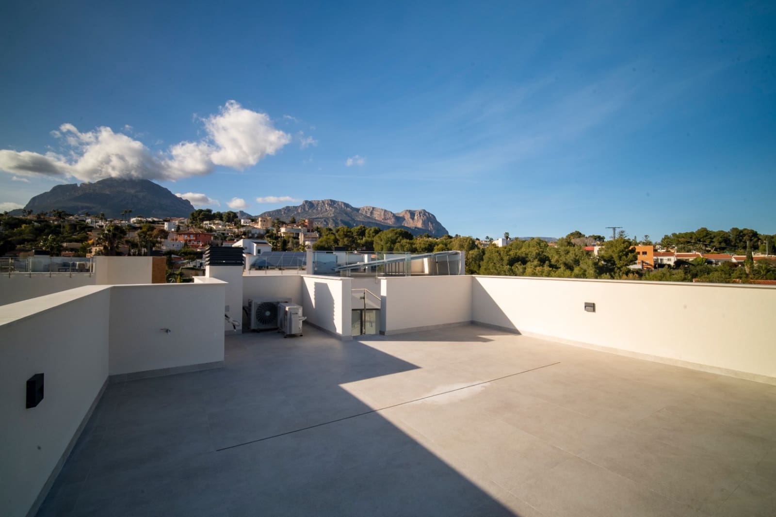 4 Zimmer Villa zu verkaufen in La Nucia mit Pool Garage - 466.572 € (Ref: 9006558)