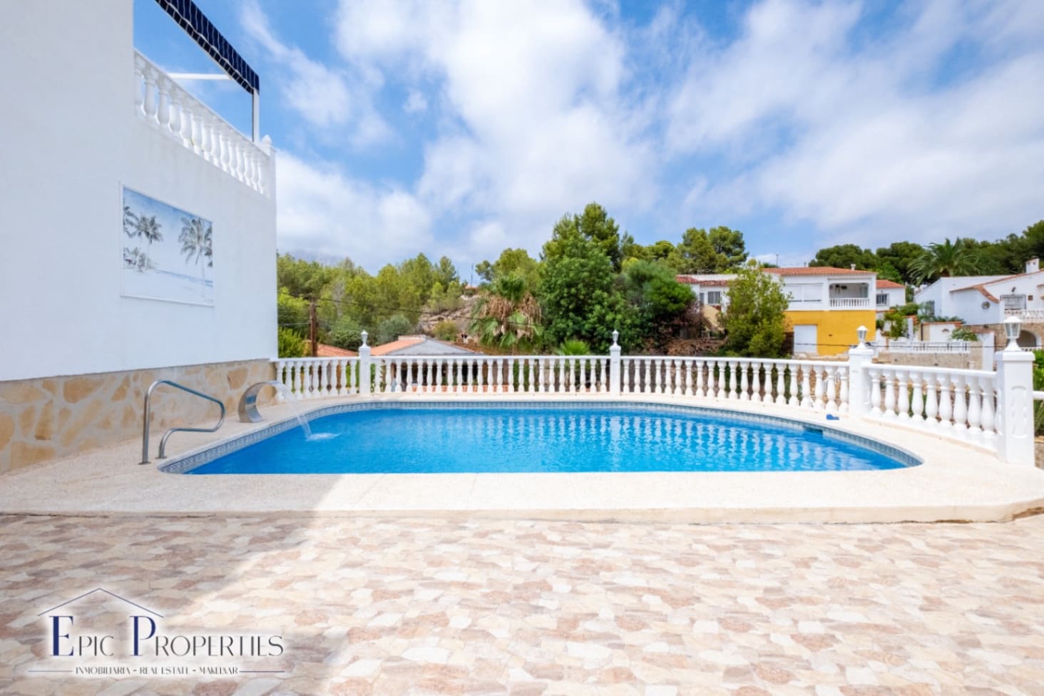 4 bedroom Villa for sale in La Nucia with pool garage - € 560,000 (Ref: 9012295)