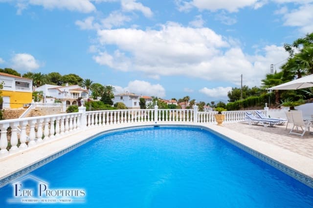 4 bedroom Villa for sale in La Nucia with pool garage - € 560,000 (Ref: 9012295)