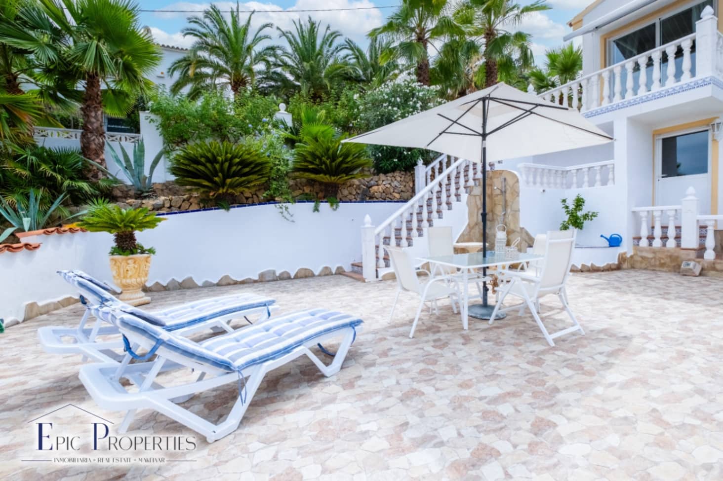 4 bedroom Villa for sale in La Nucia with pool garage - € 560,000 (Ref: 9012295)