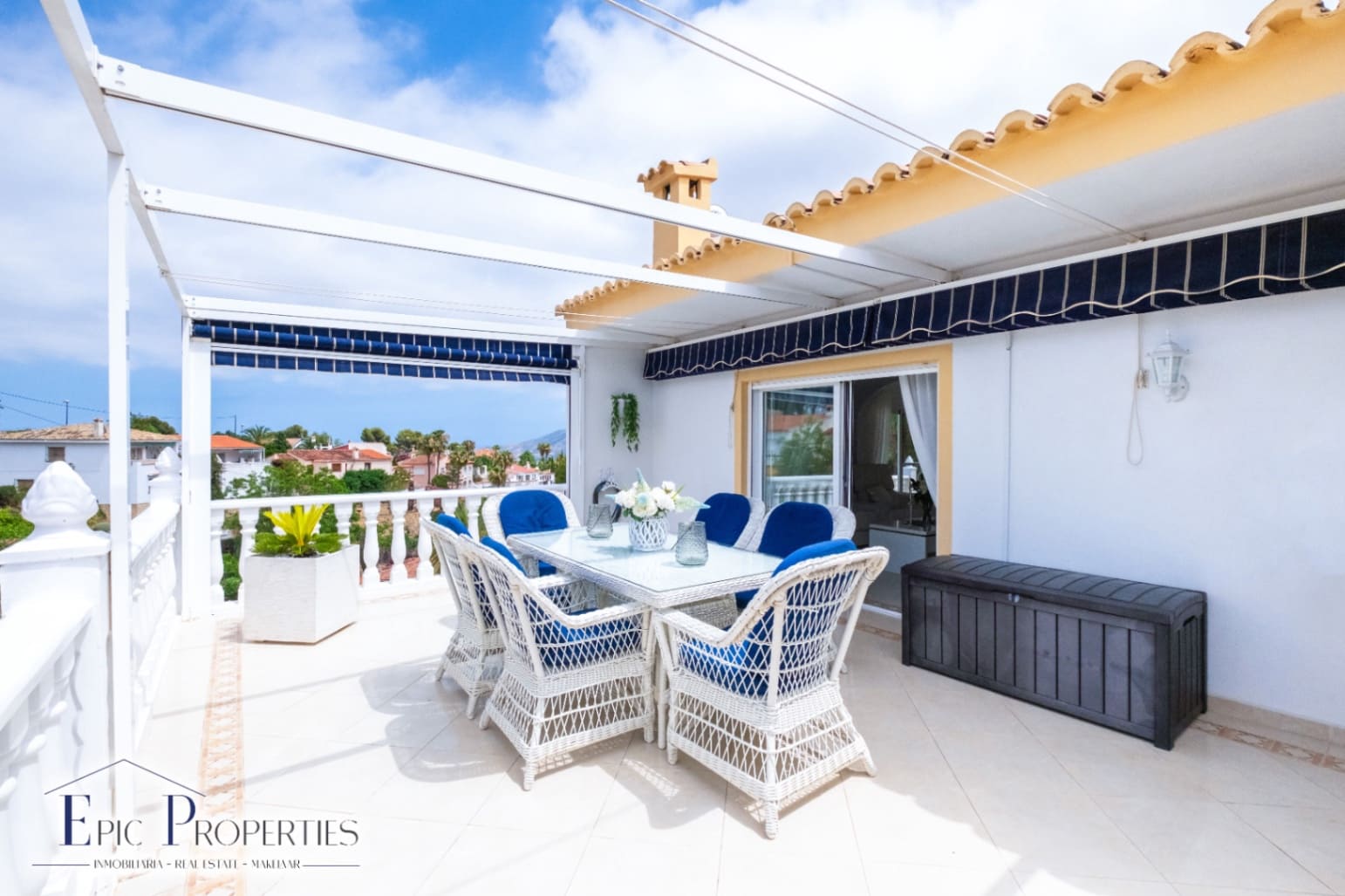 4 bedroom Villa for sale in La Nucia with pool garage - € 560,000 (Ref: 9012295)