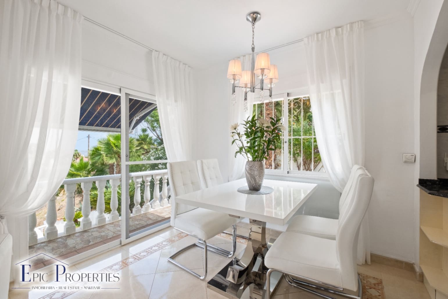 4 bedroom Villa for sale in La Nucia with pool garage - € 560,000 (Ref: 9012295)